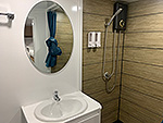 BATH ROOM #2/HOBO-YA SIMILAN DIVE SAFARI/MV DEEP ANDAMAN QUEEN/SIMILAN LIVEABOARD