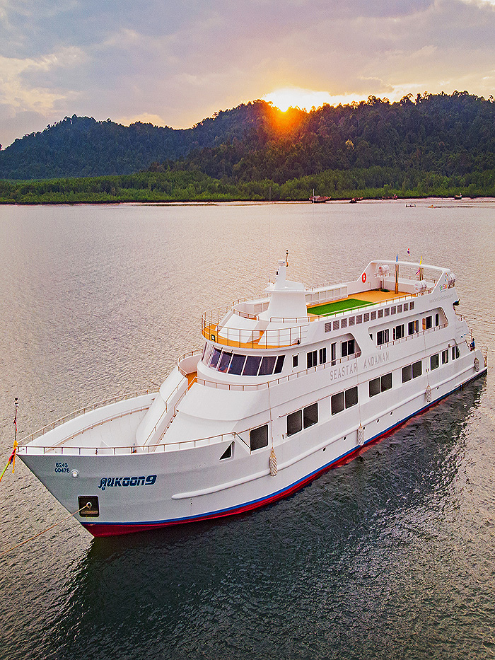 MAIN IMAGE/SIMILAN ISLAND - RICHELIEU ROCK DIVING SAFARI/MV KOON9