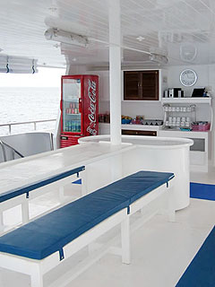 MAIN IMAGE/HOBO-YA SIMILAN/DIVE SAFARI/M/V MANTA QUEEN3